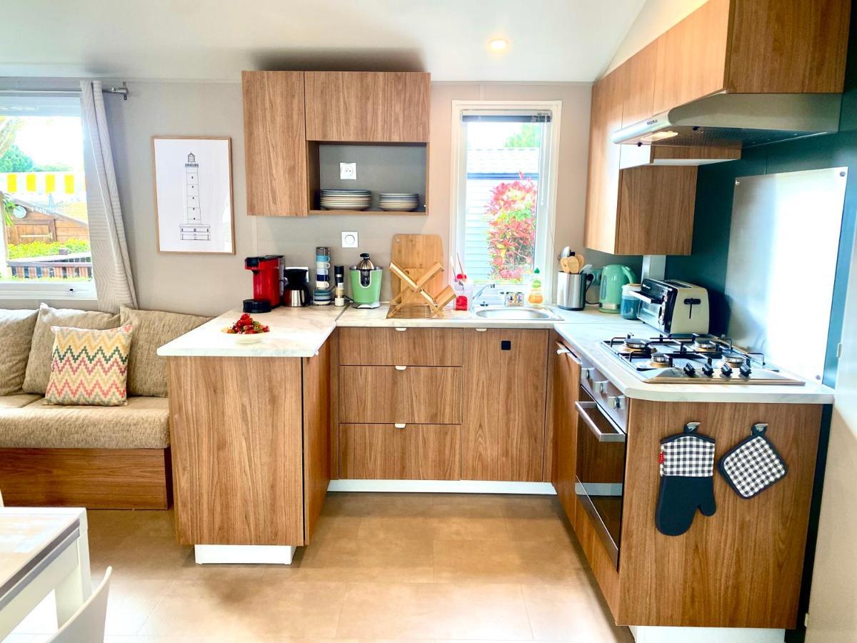 Mobil Home Excellence 6 Personnes Au Camping Mer Et Soleil, Saint George D'Oleron Les Sables Vignier Exterior photo
